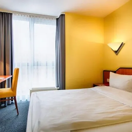 Hotel Achat Airport Messe 3*