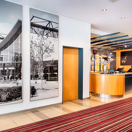 Achat Airport Messe מלון