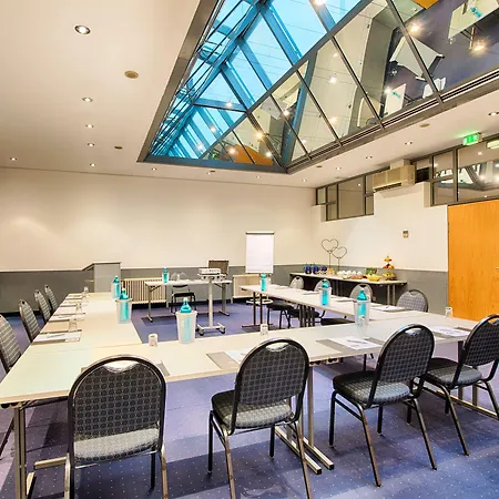 Achat Airport Messe מלון 3*
